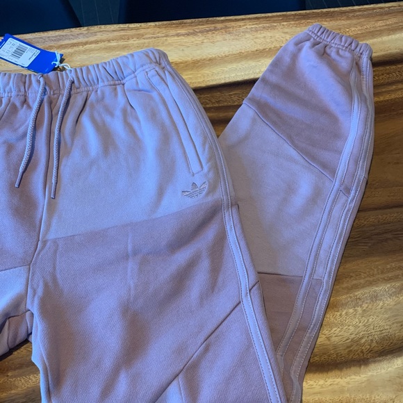 BNWT ⭐️ RARE⭐️ XS Adidas Daniëlle Cathari Joggers - Picture 3 of 9